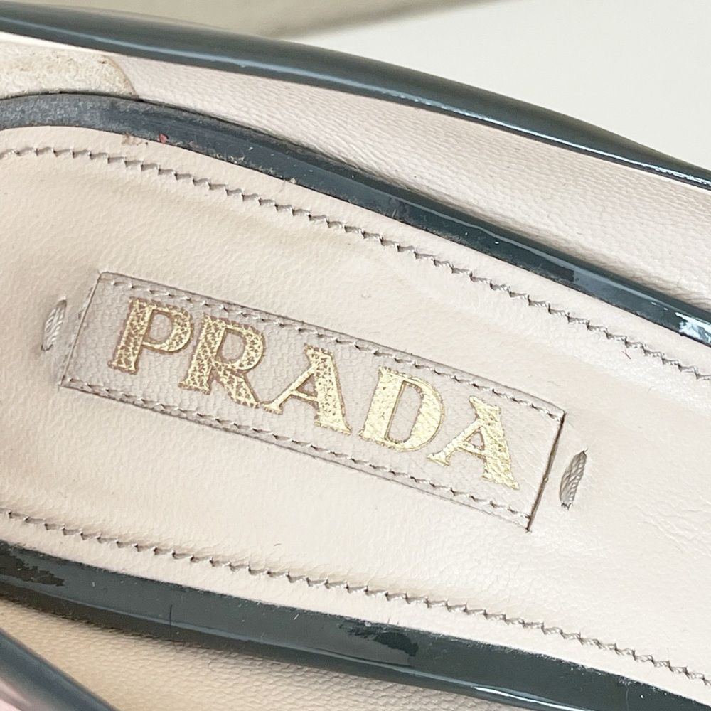 Prada Vernice Bi-Cole black and gray patent leather Heels - Picture 10 of 16